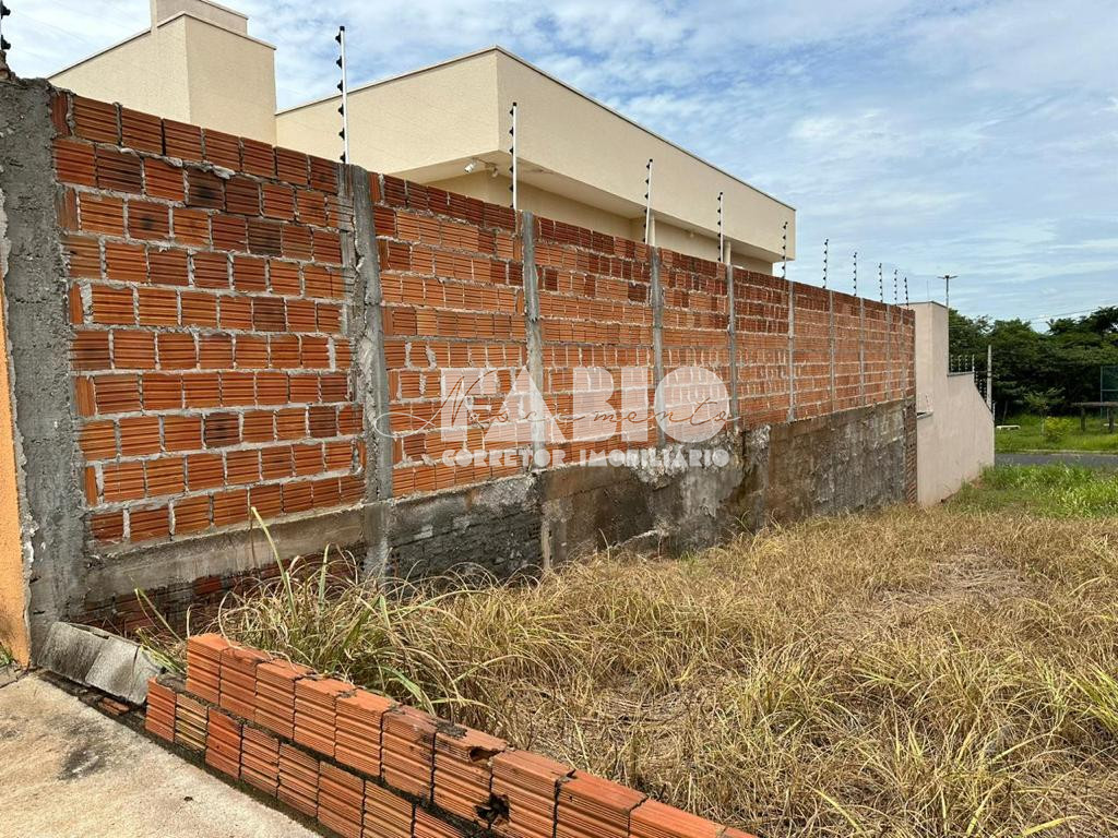 Terreno / Lote / Condomínio  à venda, 168m² — foto 2 de 3