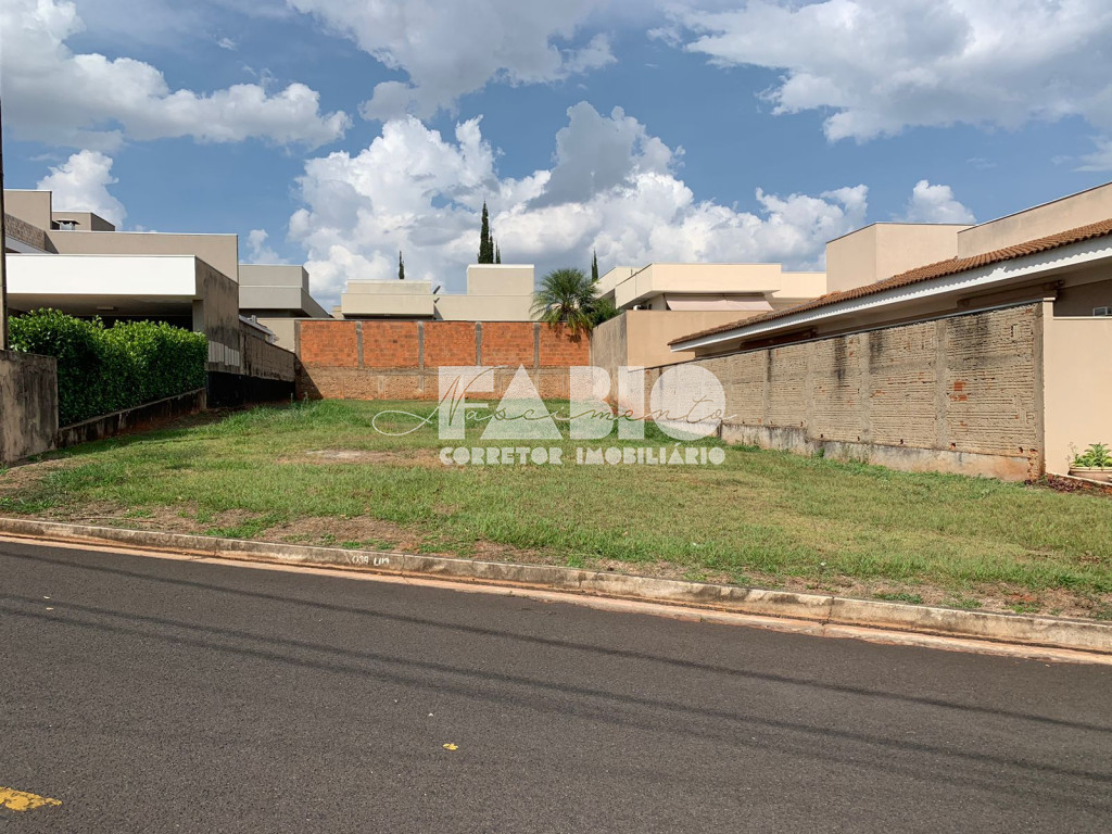 Terreno / Lote / Condomínio  à venda, 400m² — foto 2 de 7