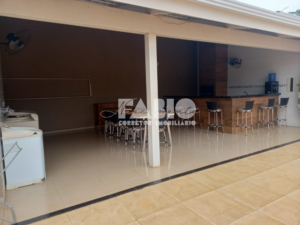 Casa com 4 quartos à venda, 200m² — foto 13 de 17