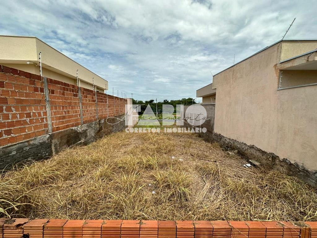 Terreno / Lote / Condomínio  à venda, 168m² — foto 1 de 3