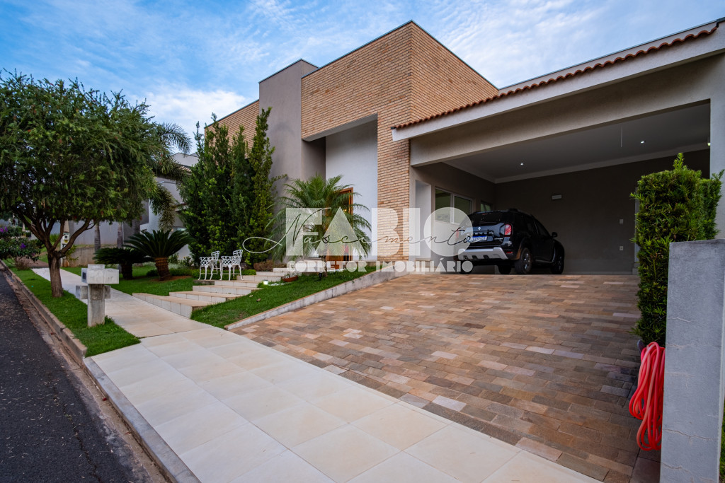 Casa de Condomínio com 3 quartos à venda, 260m² — foto 1 de 30