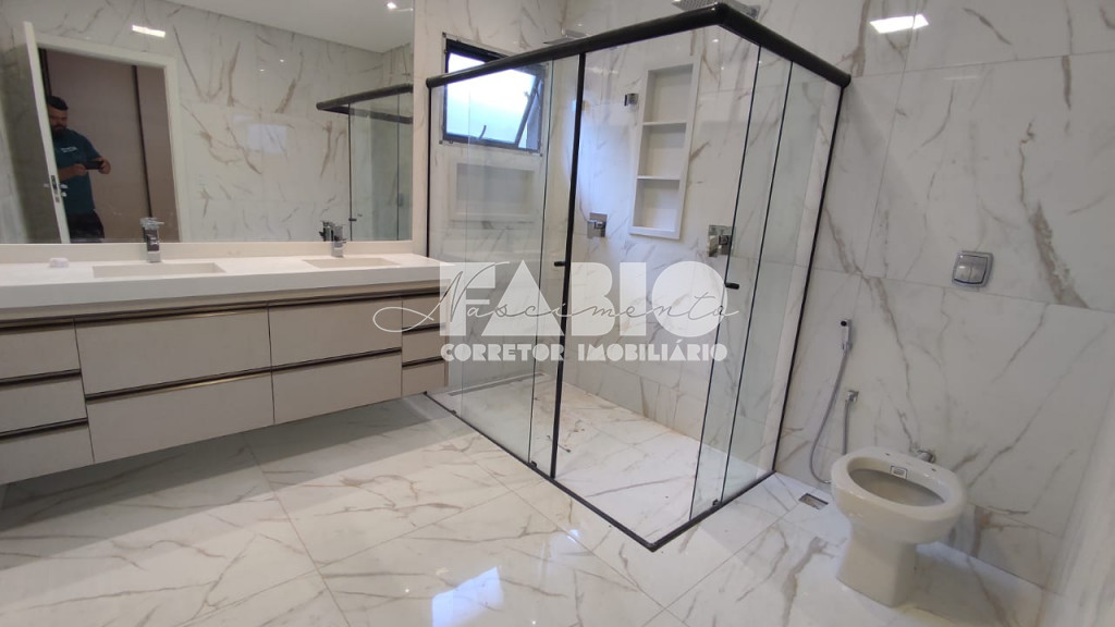 Casa de Condomínio com 3 quartos à venda, 230m² — foto 3 de 18