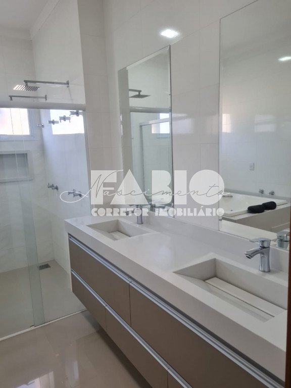 Casa de Condomínio com 3 quartos à venda, 250m² — foto 12 de 29