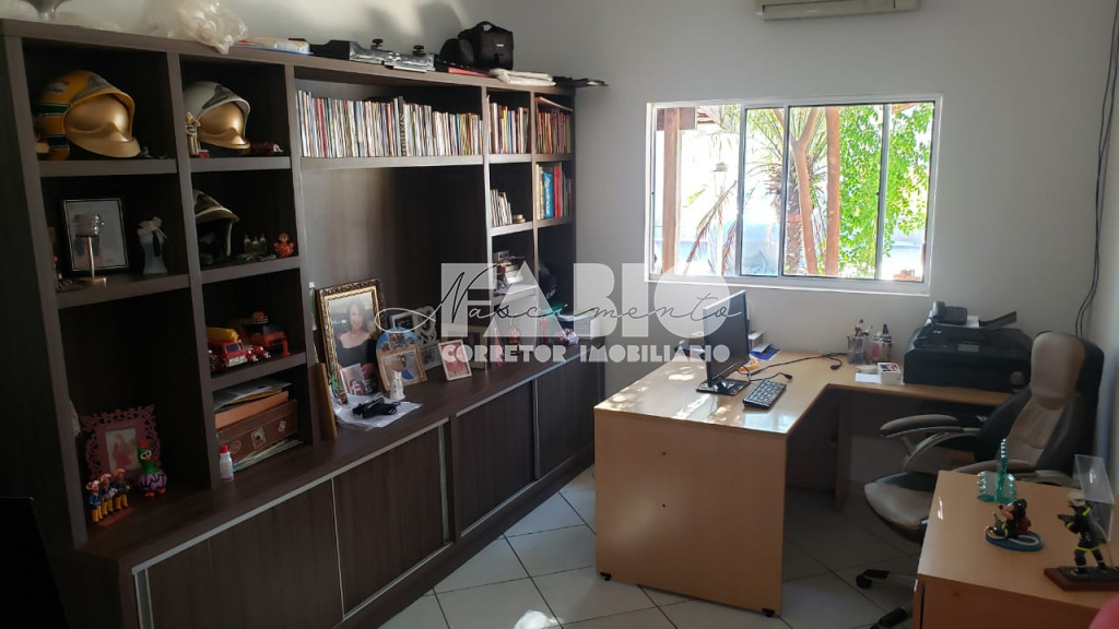 Casa com 3 quartos à venda, 220m² — foto 3 de 17