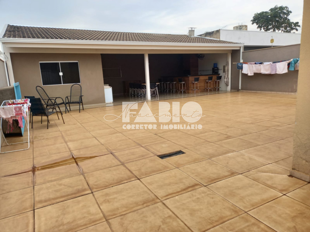 Casa com 4 quartos à venda, 200m² — foto 15 de 17