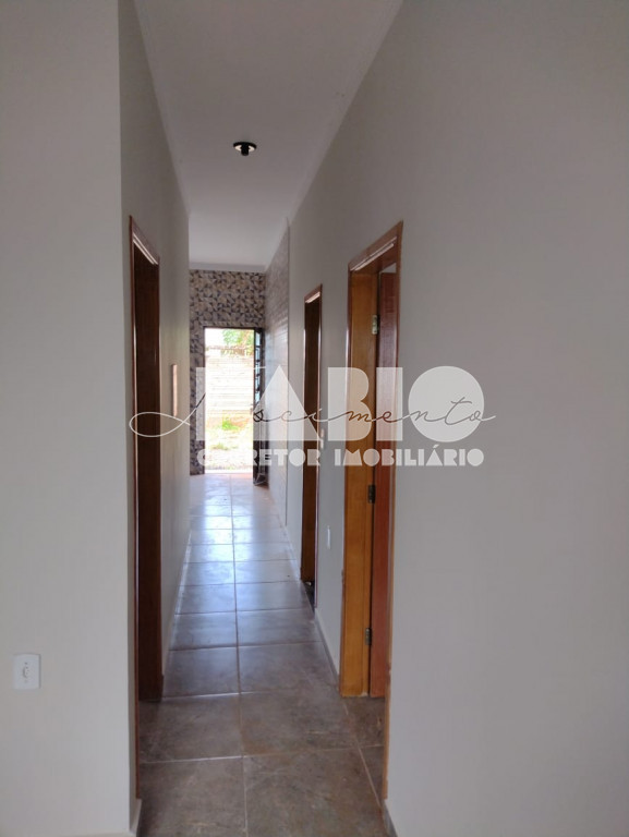 Casa com 2 quartos à venda, 60m² — foto 2 de 17