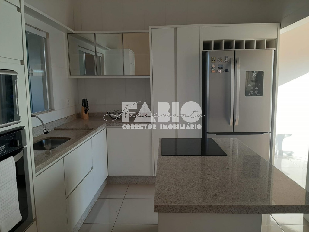 Casa com 2 quartos à venda, 90m² — foto 2 de 28