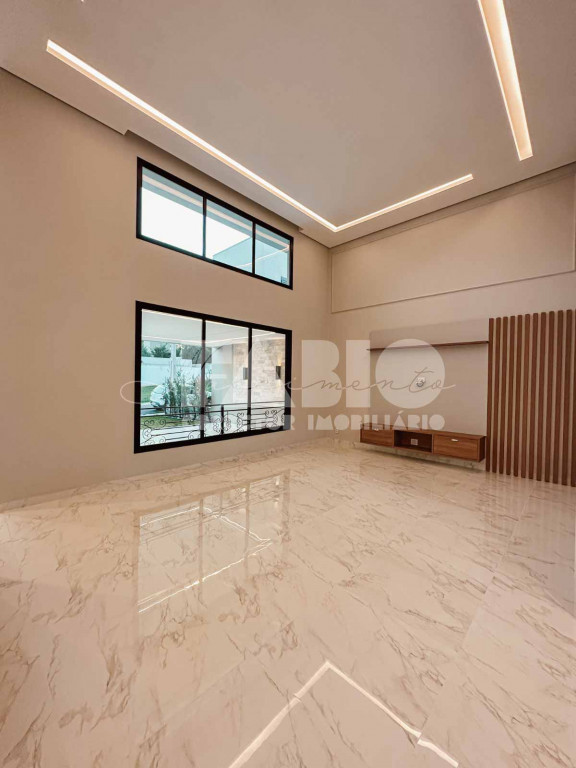 Casa de Condomínio com 3 quartos à venda, 232m² — foto 3 de 7