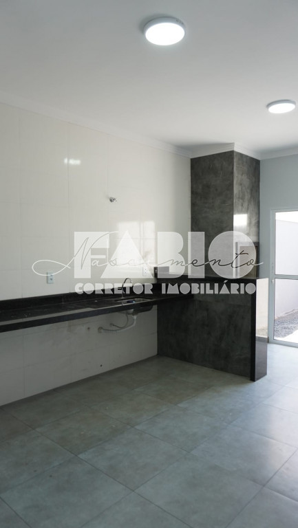 Casa com 3 quartos à venda, 120m² — foto 3 de 28