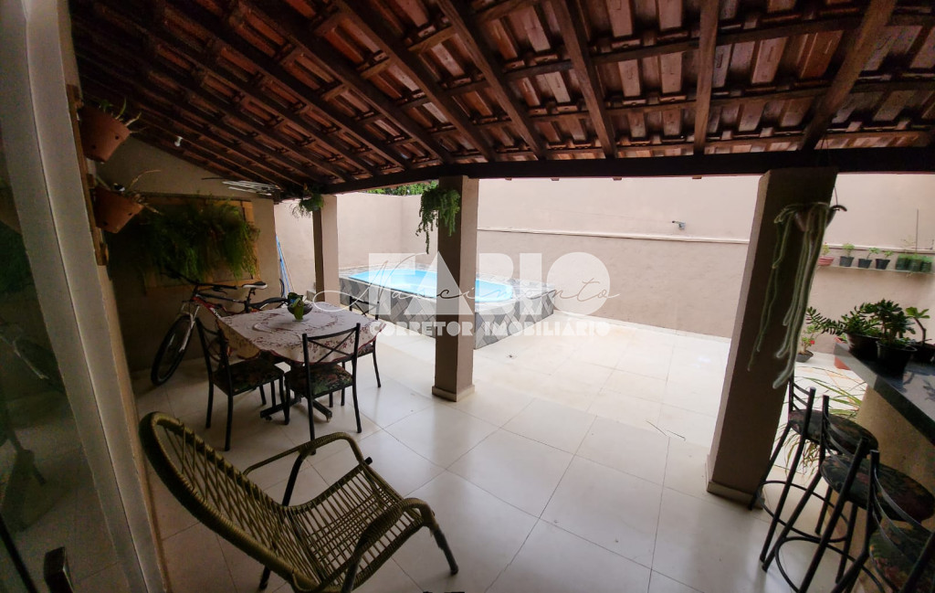 Casa com 3 quartos à venda, 122m² — foto 9 de 21
