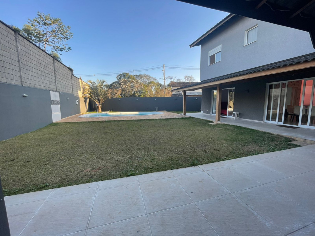 Casa de Condomínio para alugar com 3 quartos, 300m² - Foto 29