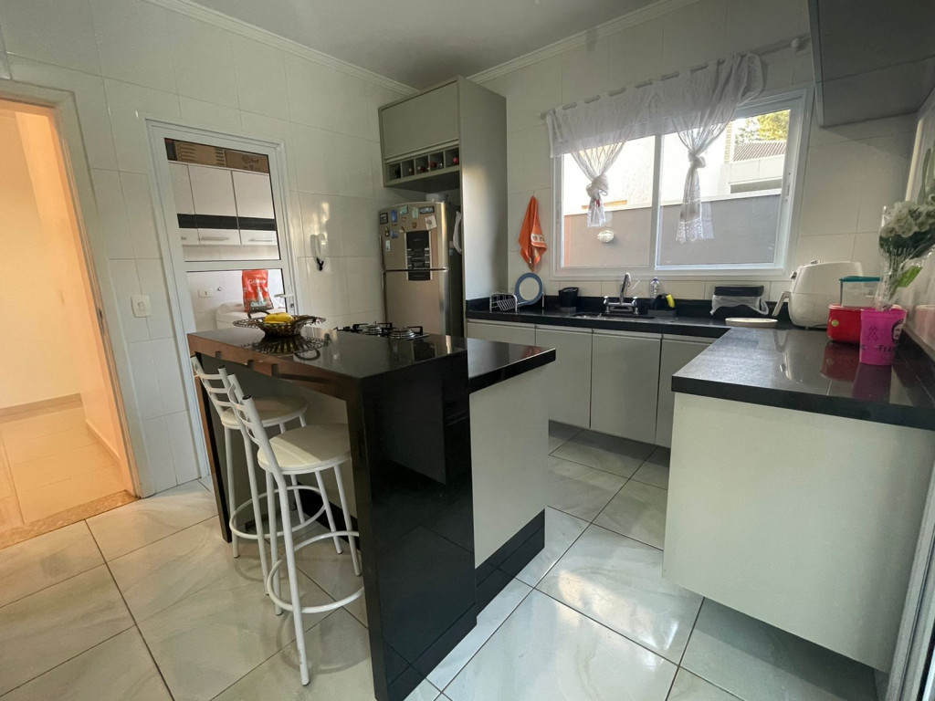 Casa de Condomínio para alugar com 3 quartos, 300m² - Foto 25