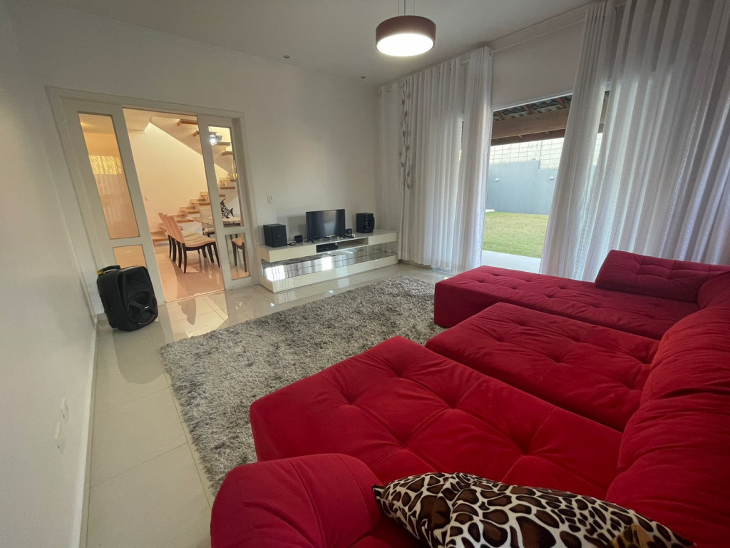 Casa de Condomínio para alugar com 3 quartos, 300m² - Foto 21