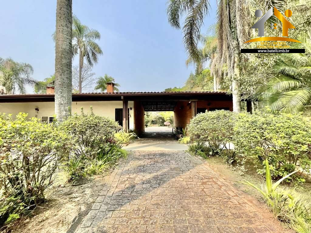 Casa de Condomínio à venda com 4 quartos, 399m² - Foto 1