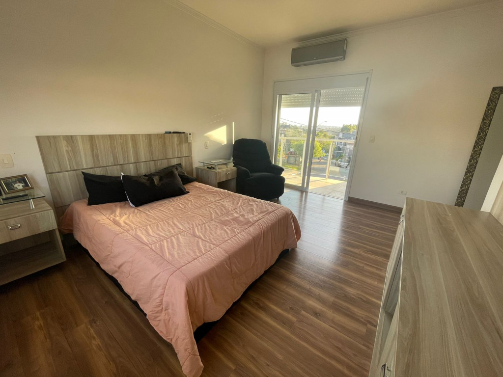 Casa de Condomínio para alugar com 3 quartos, 300m² - Foto 5