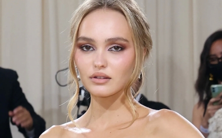 Lily-Rose Depp  Sosial Media İstifadəçilərinin Diqqətini Cəlb Etdi