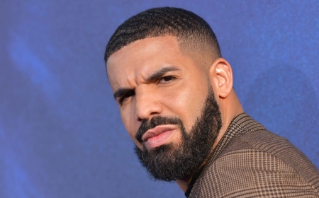 Drake fanatına 10 min dollar hədiyyə etdi!-FOTO