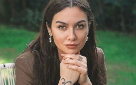 Birce Akalay’ın Yeni Sarışın Saç Stili Diqqət Çəkdi!-FOTO