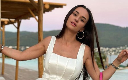 Hande Soral 38 yaşını ailəsi ilə birlikdə qeyd etdi - FOTOLAR