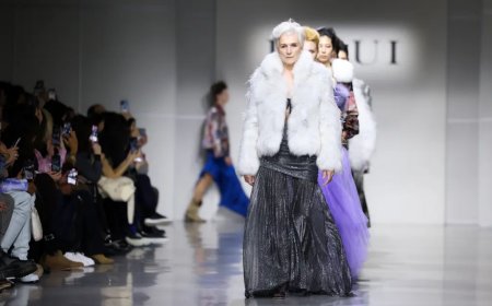 İlon Maskın anası 76 yaşında yenidən podiumda – FOTO