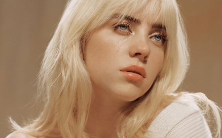 Billie Eilish-in Sidneyə gəlişi geyimi ilə gündəm oldu - FOTOLAR