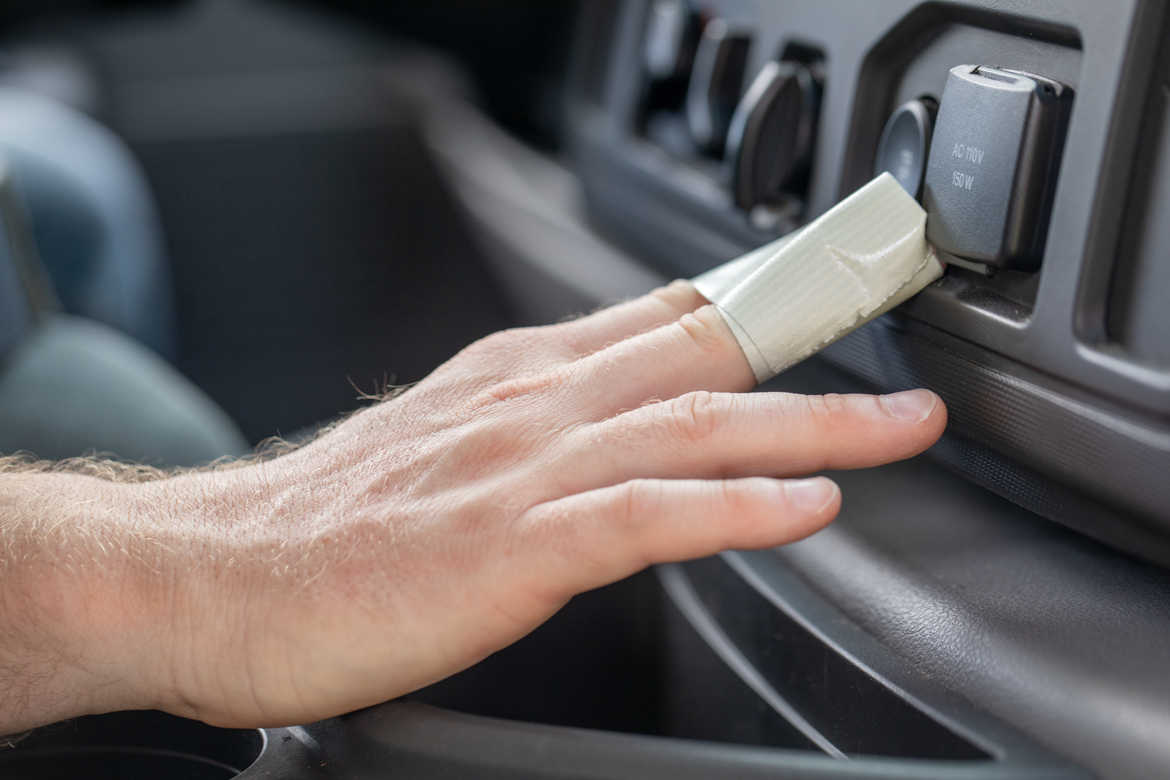 Clean a car dashboard with duct tape Clean a car dashboard with duct tape