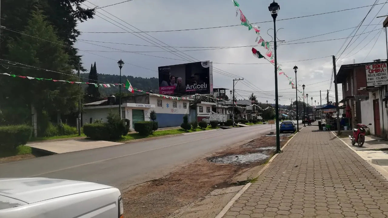 Anuncios Azotea en Santa Clara del Cobre / Opopeo