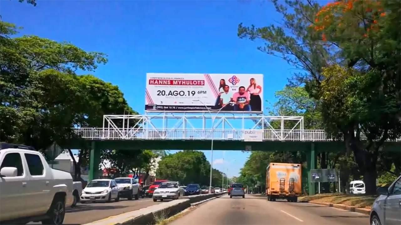 Anuncios Puente Peatonal en Villahermosa