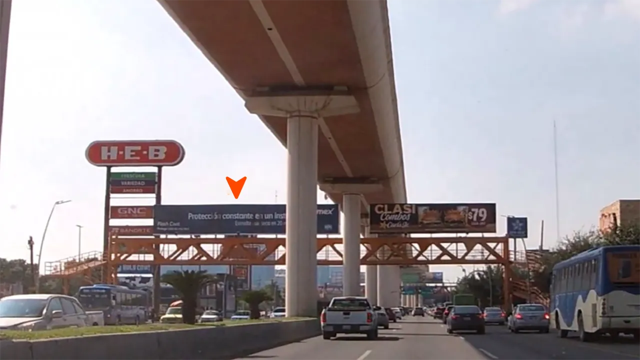 Anuncios Puente Peatonal en San Nicolás de los Garza