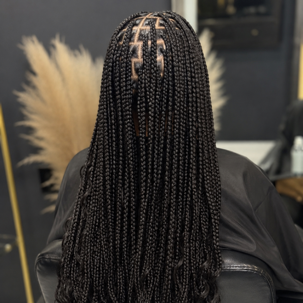 SMEDIUM KNOTLESS / BOX BRAIDS