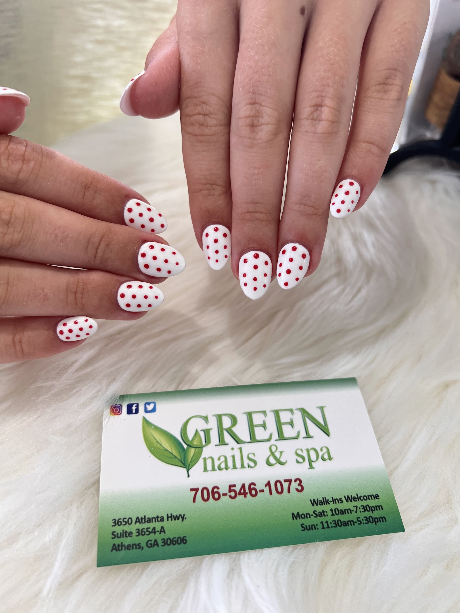 Green Nails & Spa(