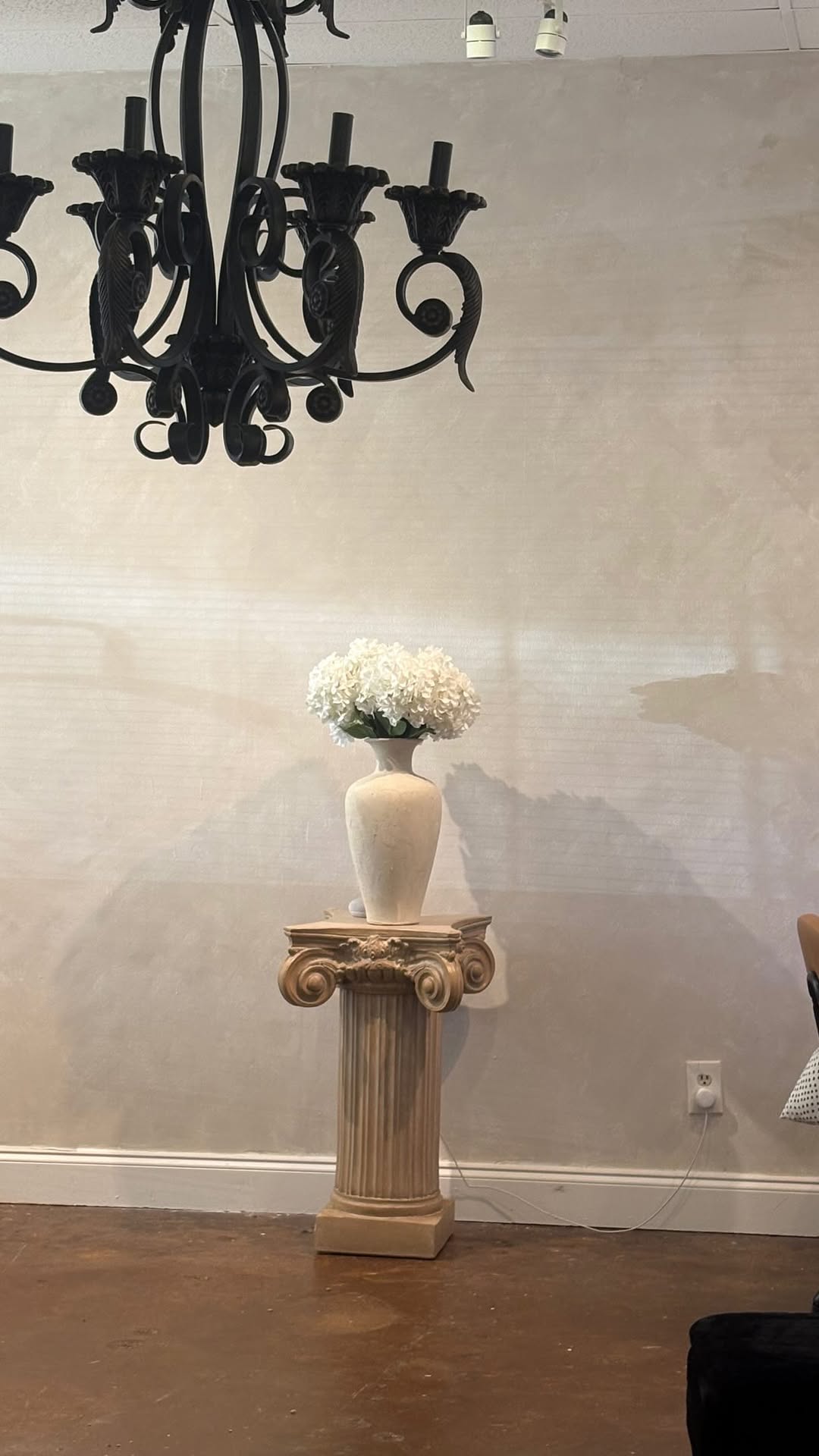 La Pêche Parlor