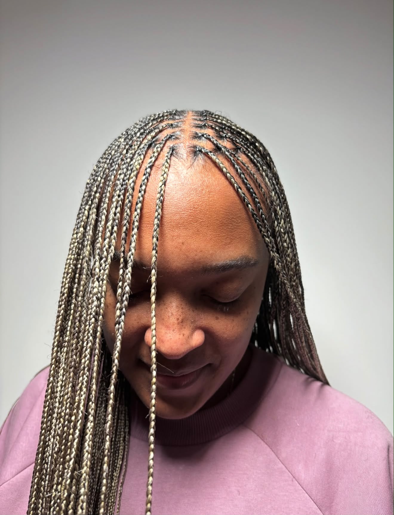 Small Knotless – Mid Back