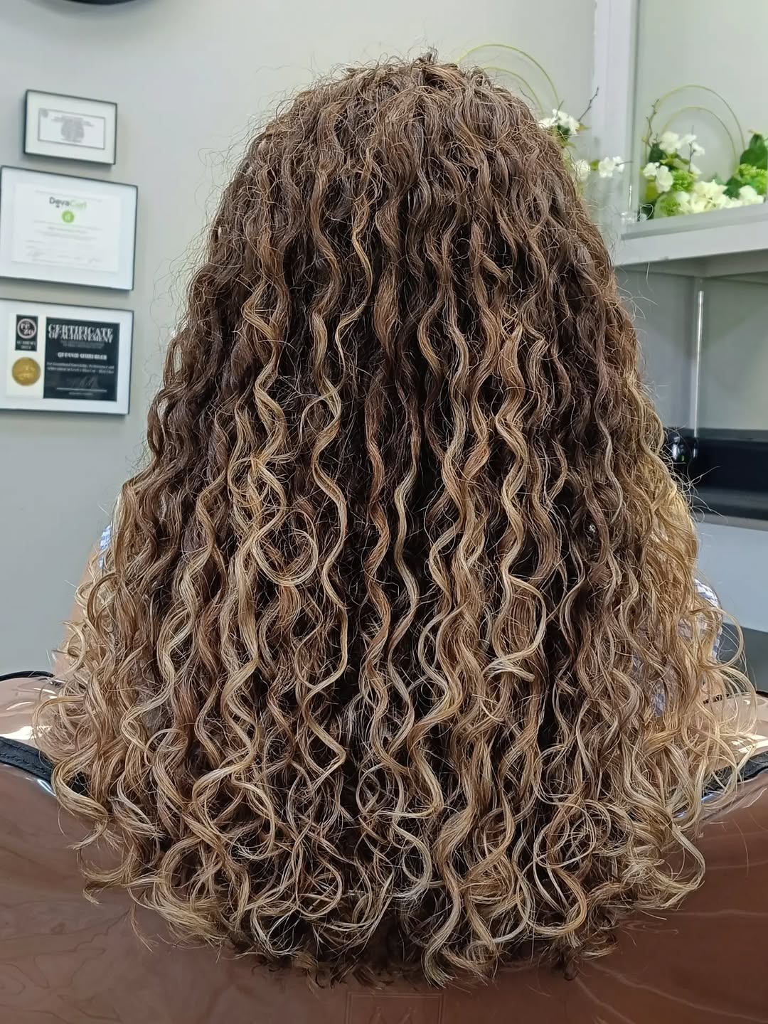 Quennie Simburger, Curl Specialist