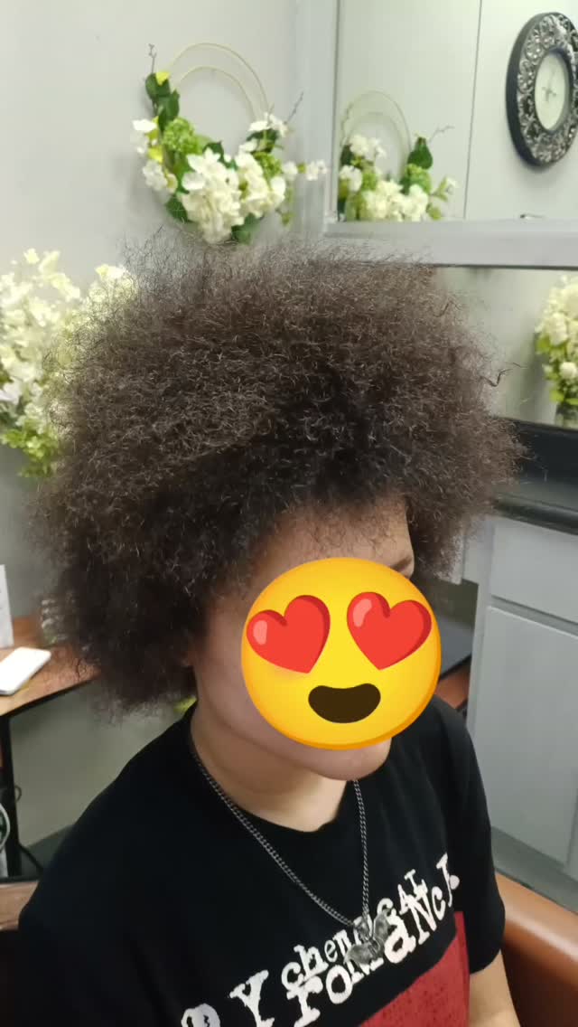 Quennie Simburger, Curl Specialist