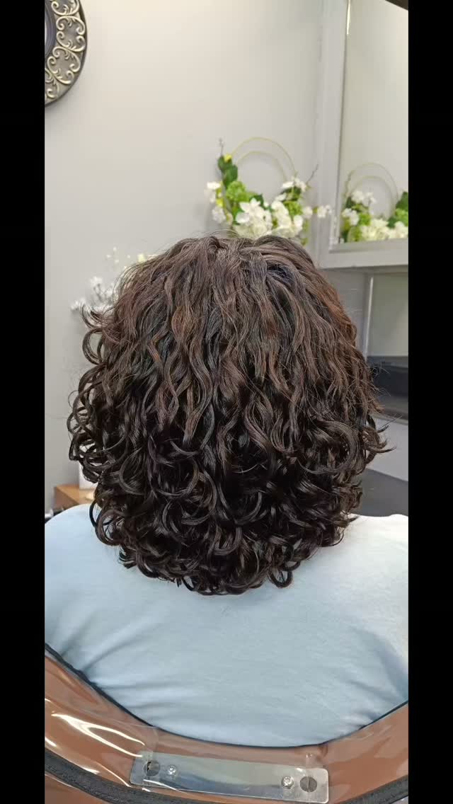 Quennie Simburger, Curl Specialist