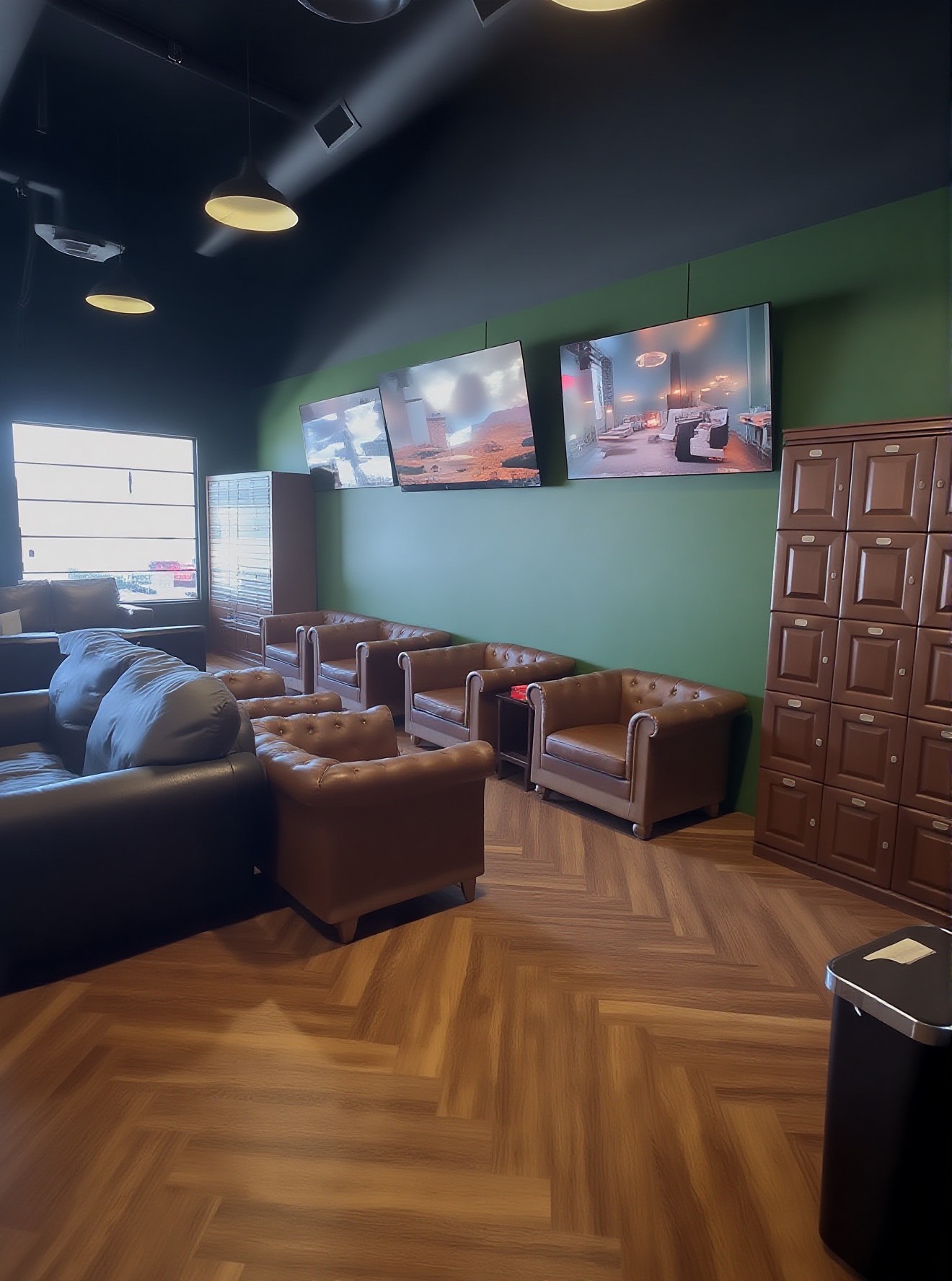 Lounge & Lockers
