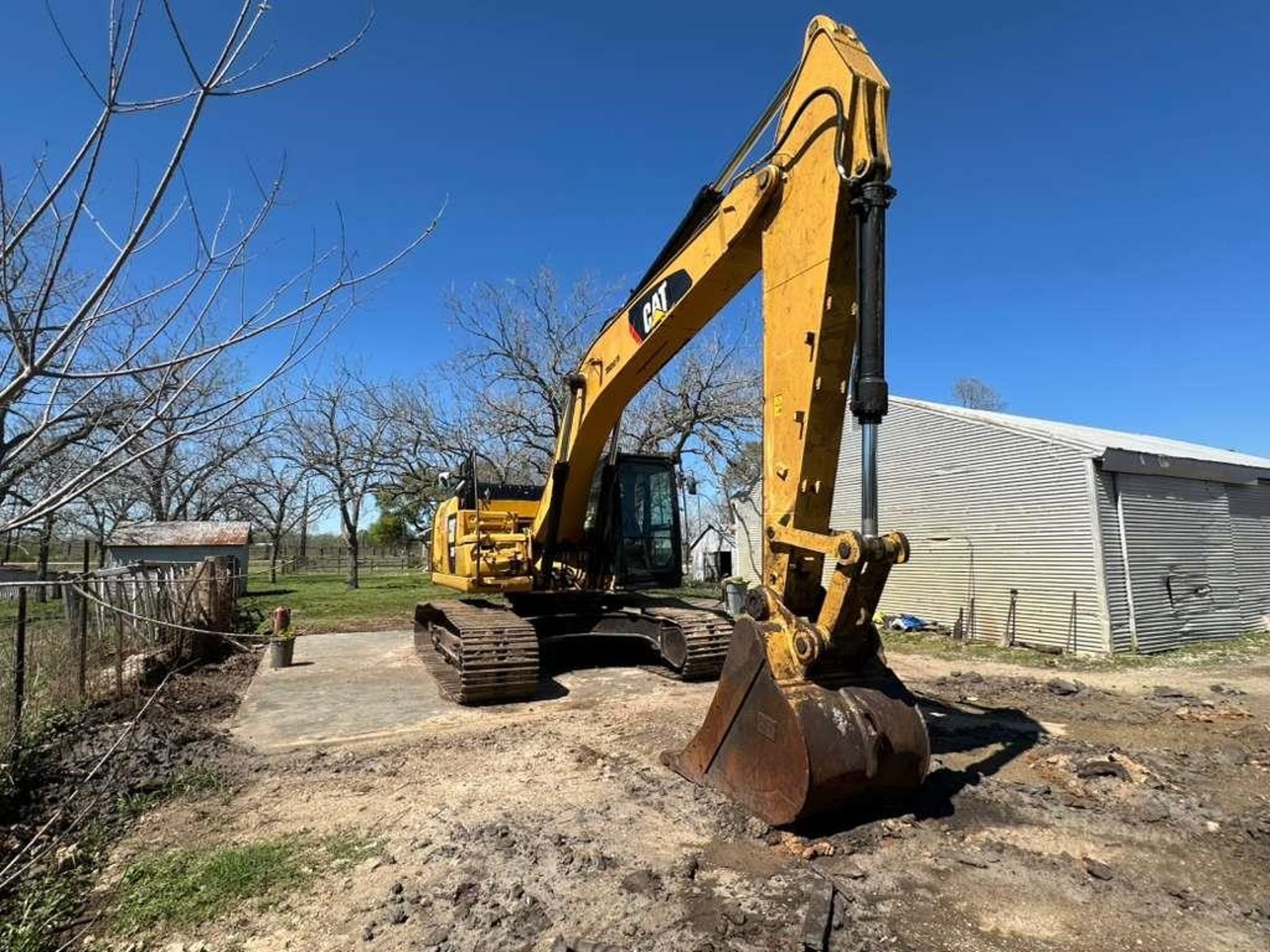 2019 CATERPILLAR 326FL Excavator