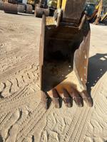 2004 CATERPILLAR 320CL Excavator 11