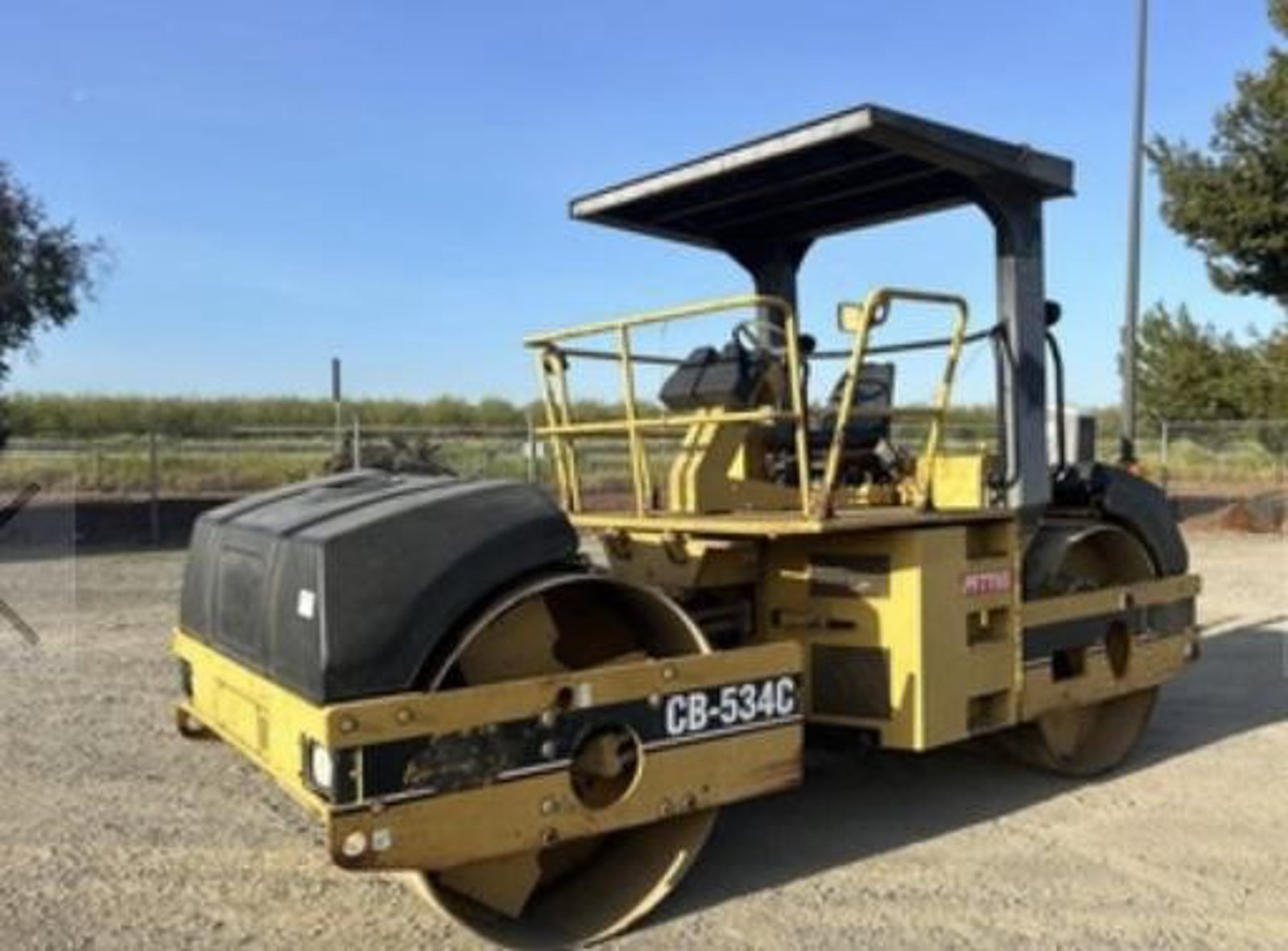 2005 CATERPILLAR CB-534C Compactors