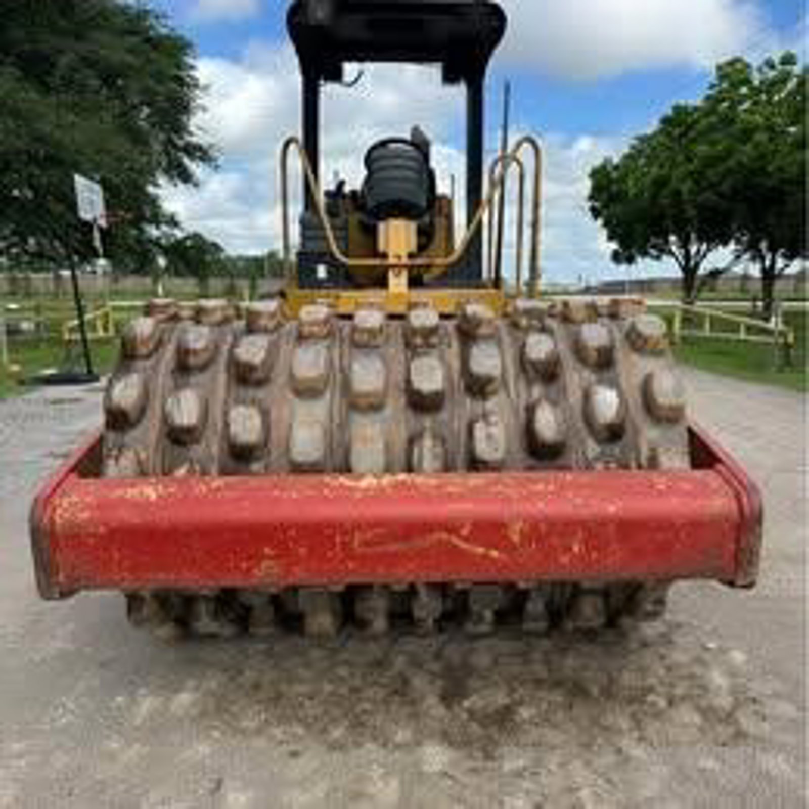 2004 CATERPILLAR CP-563E Compactors