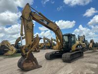 2004 CAT 320CL Excavator 3