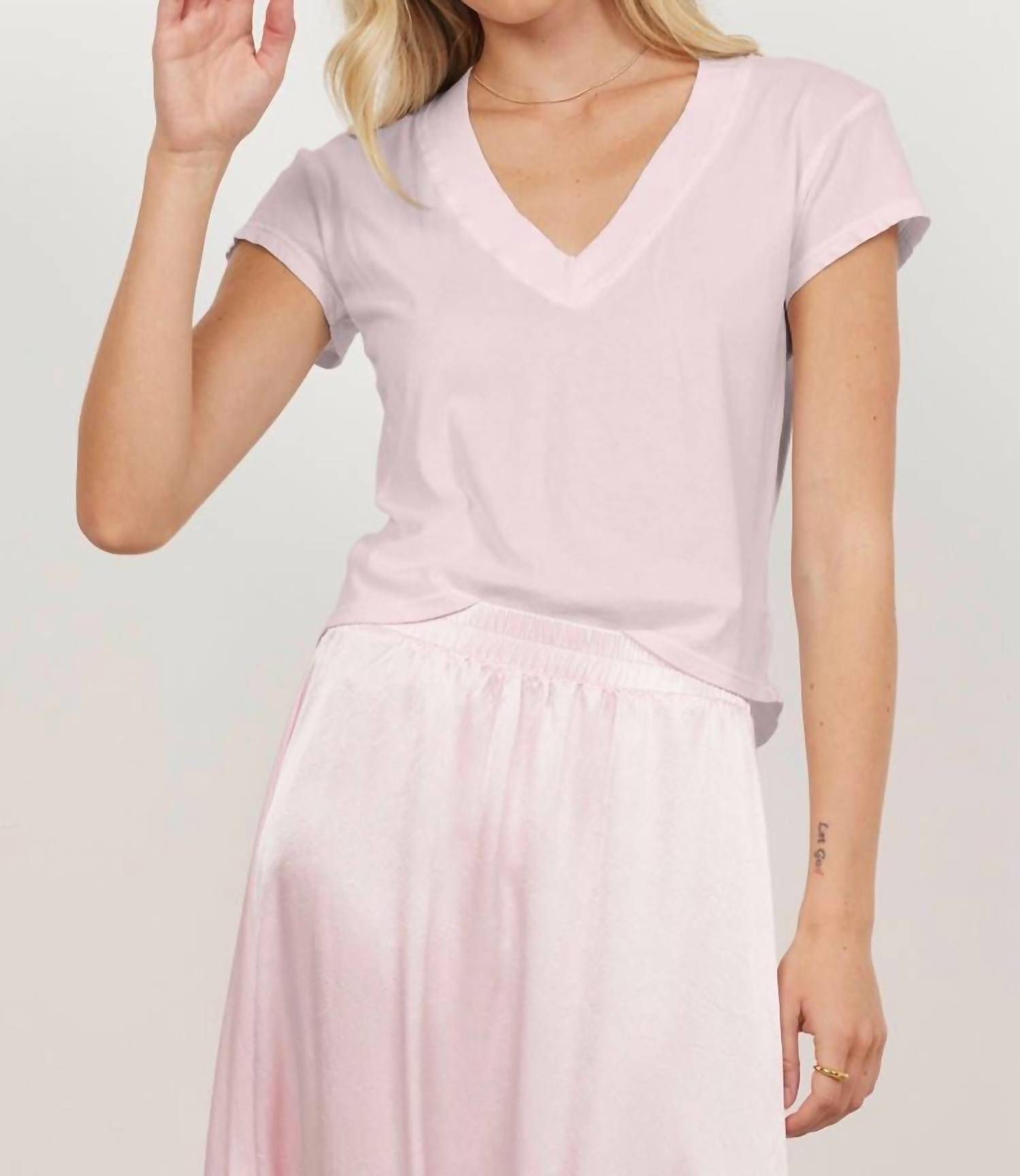 Lamade Suri Organic Deep V Tee Peony - Bild 2 von 9