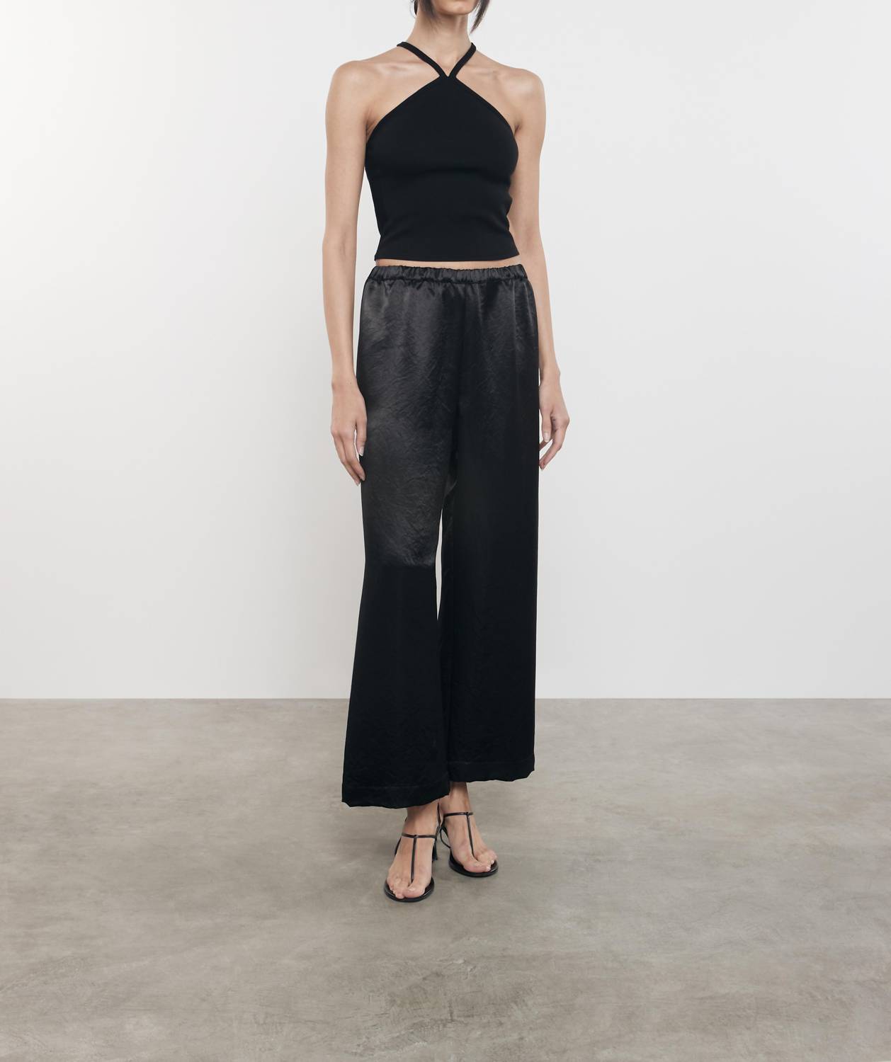 Enza Costa Cropped Neckholder Tank SCHWARZ - Bild 2 von 16
