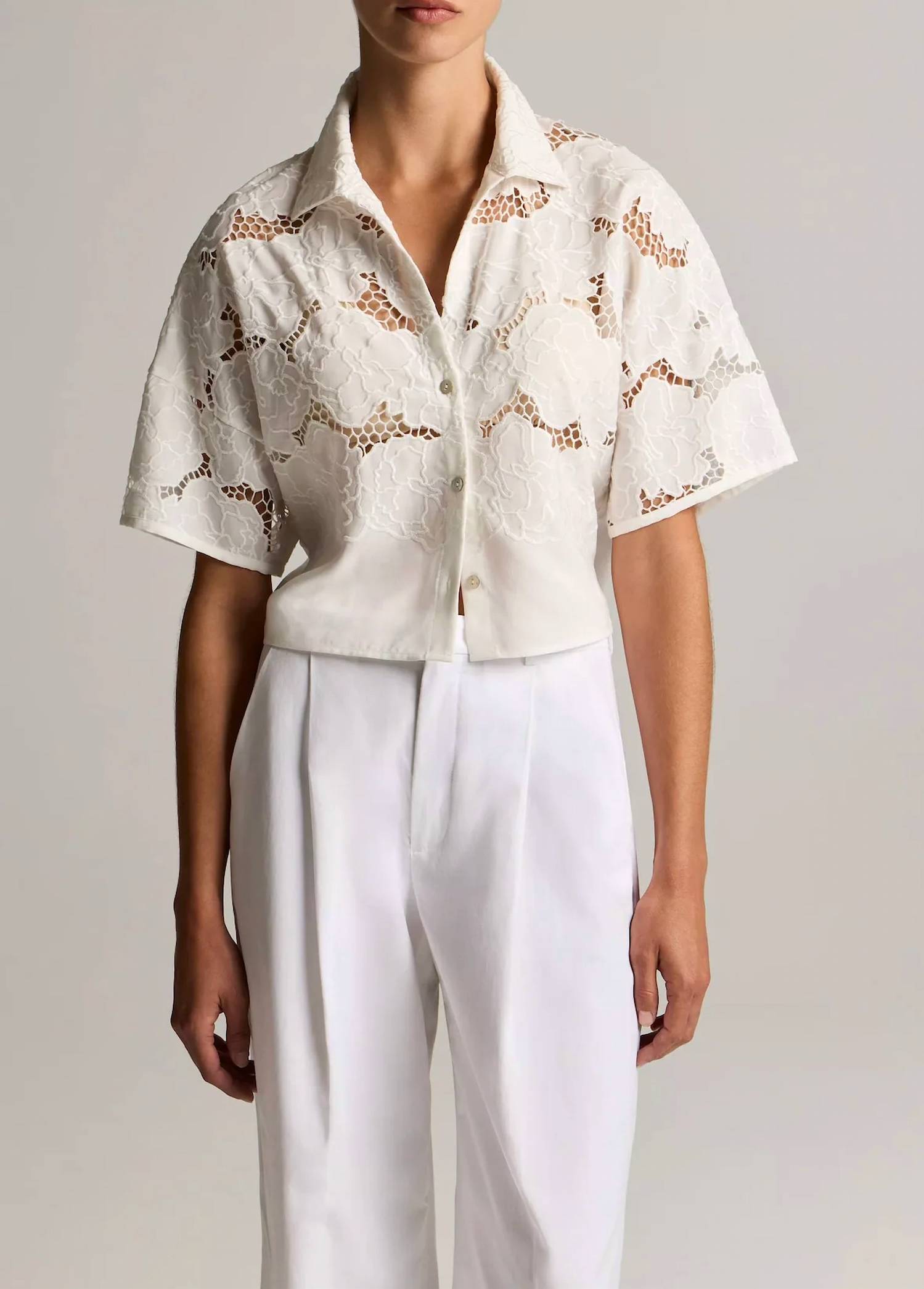 Vince Lace Cropped Short-Sleeve Shirt Off White