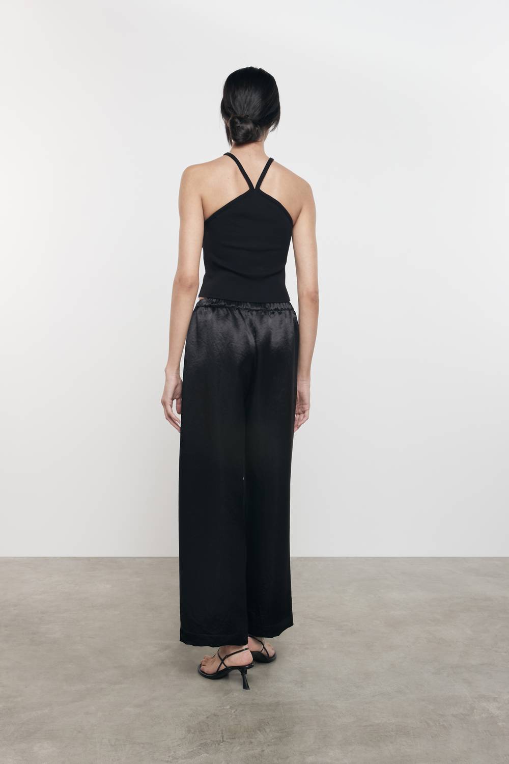 Enza Costa Cropped Neckholder Tank SCHWARZ - Bild 3 von 16