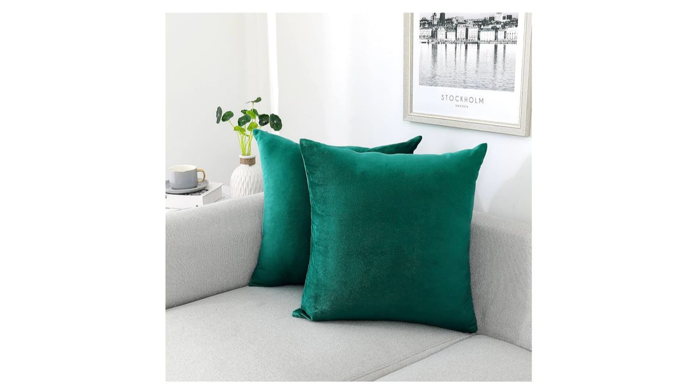 Emerald Velvet Throw Pillow 18″ – Set of 2