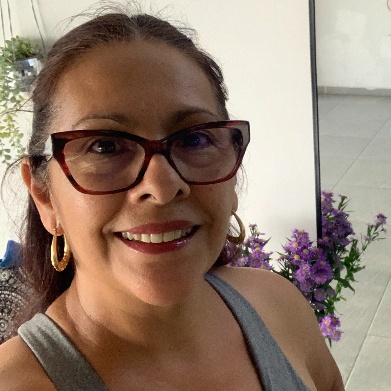 <div class="editor-content"><p><strong>Patricia Alcántara</strong> – <em>57 años, nueva vitalidad</em></p></div>, 
