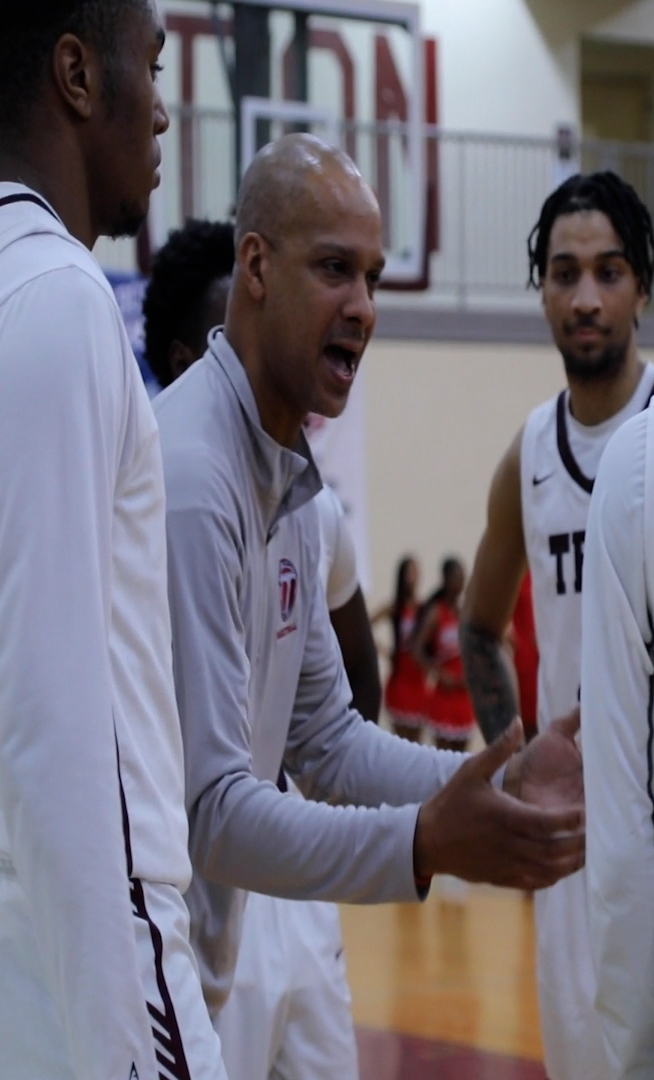 TRAINERS BASKETBALL