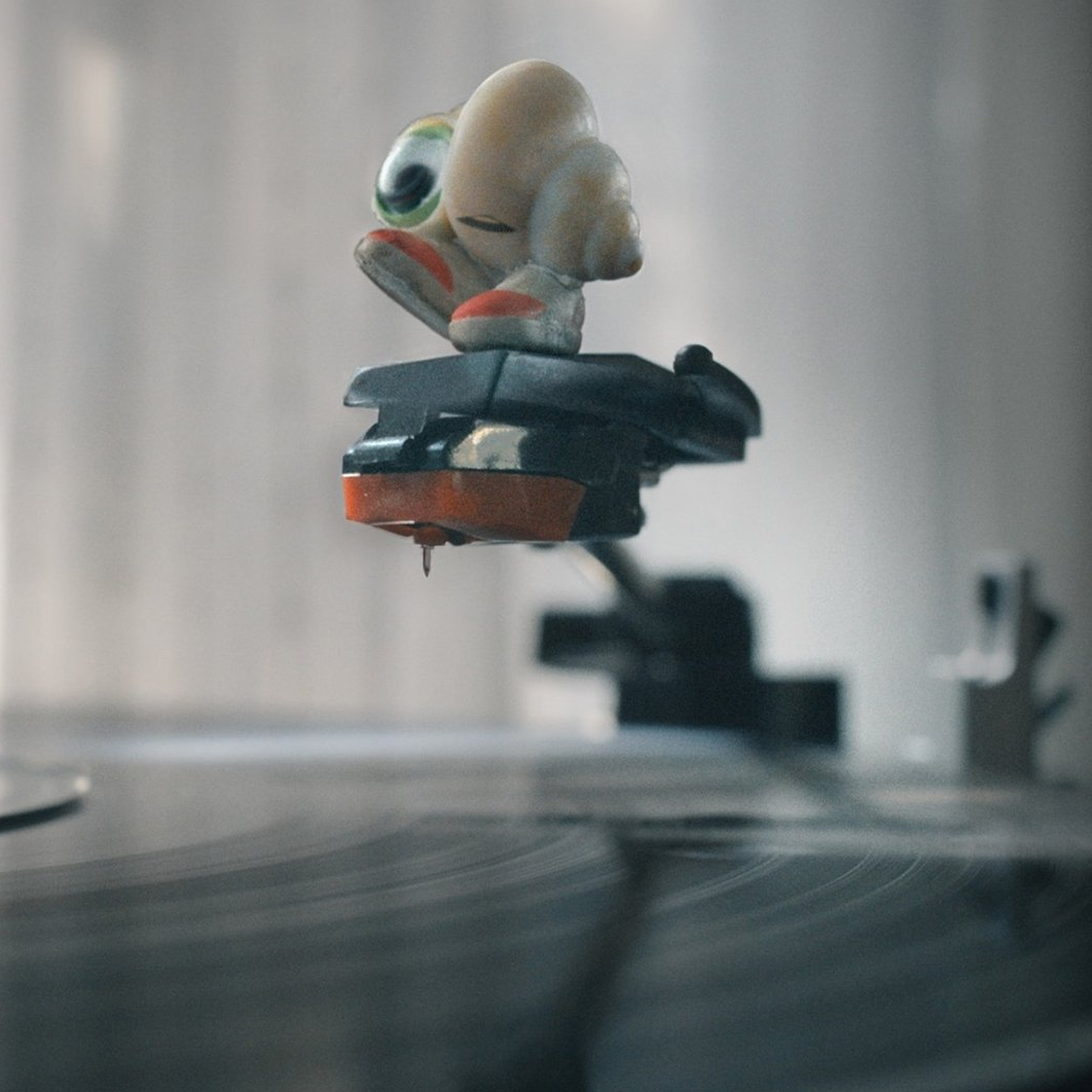 Marcel the Shell with Shoes On